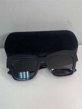 Gucci $500+Tax GG1422S Cat-eye Frame Sunglasses Black Acetate
